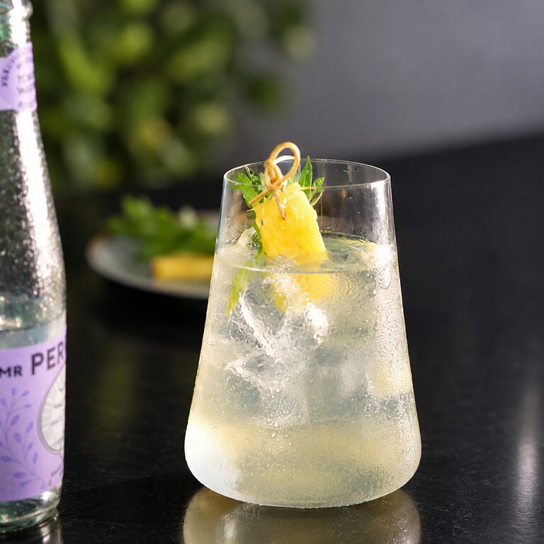 Blanco de Verano con Tónica Blossom Mr Perkins