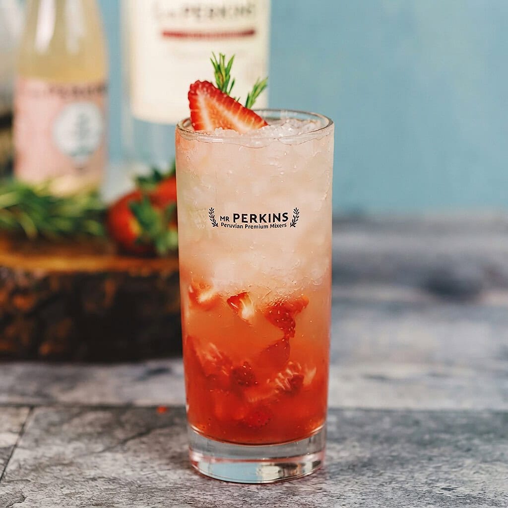 Chilcano de Fresa con Ginger Ale Mr Perkins